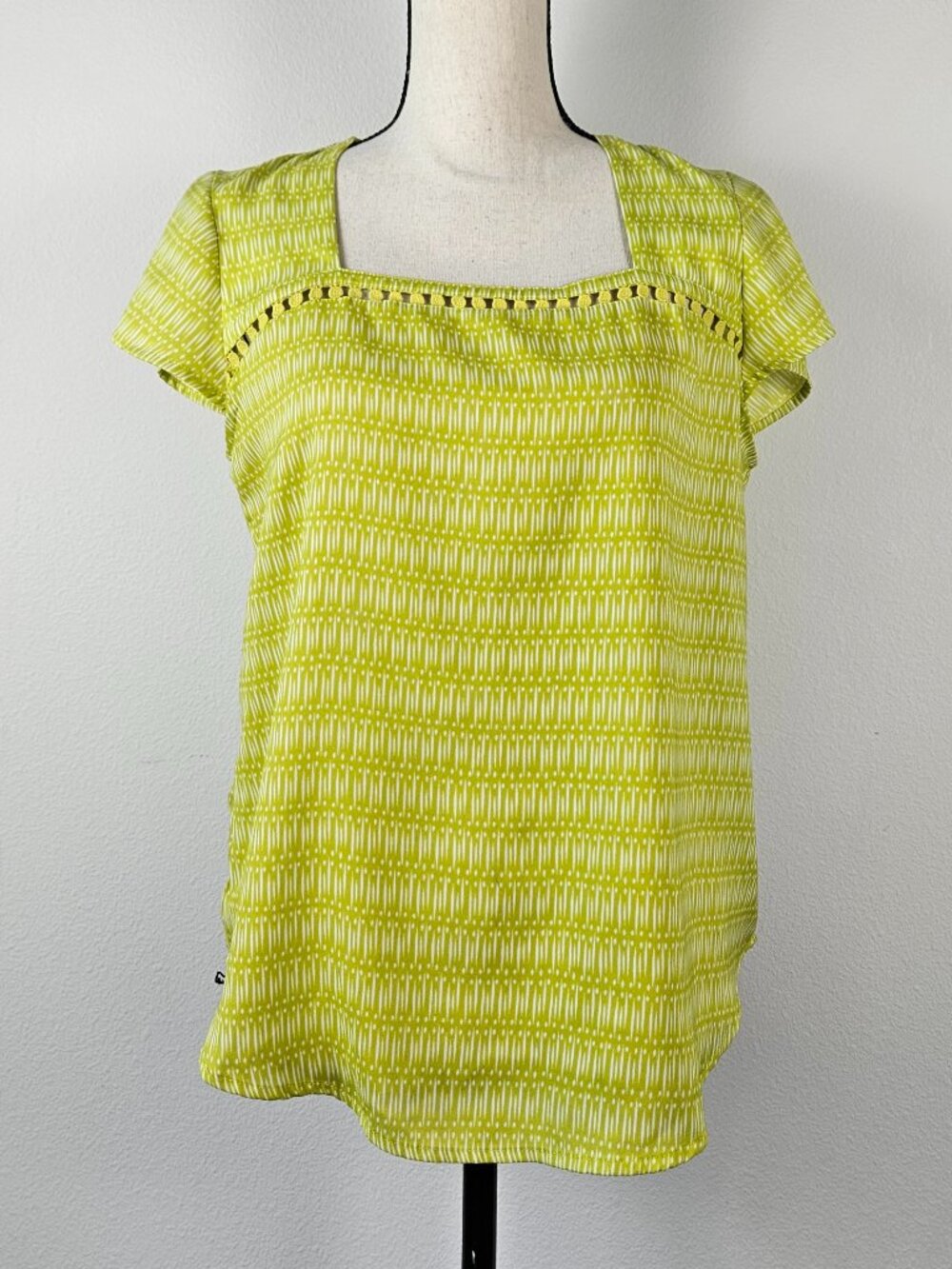Ann Taylor Crochet Details Square Neck Short Sleeve Round Hem Top Size Medium